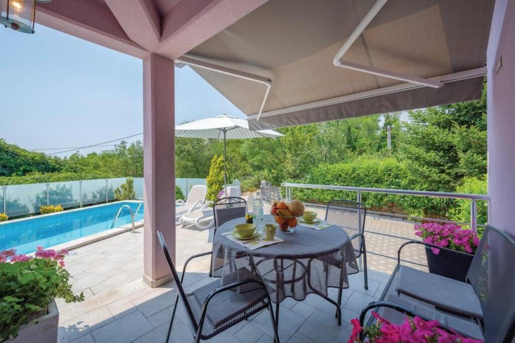 Adorable Holiday House Lilla-With Pool-Near Old Town Labin Labin  Bagian luar foto